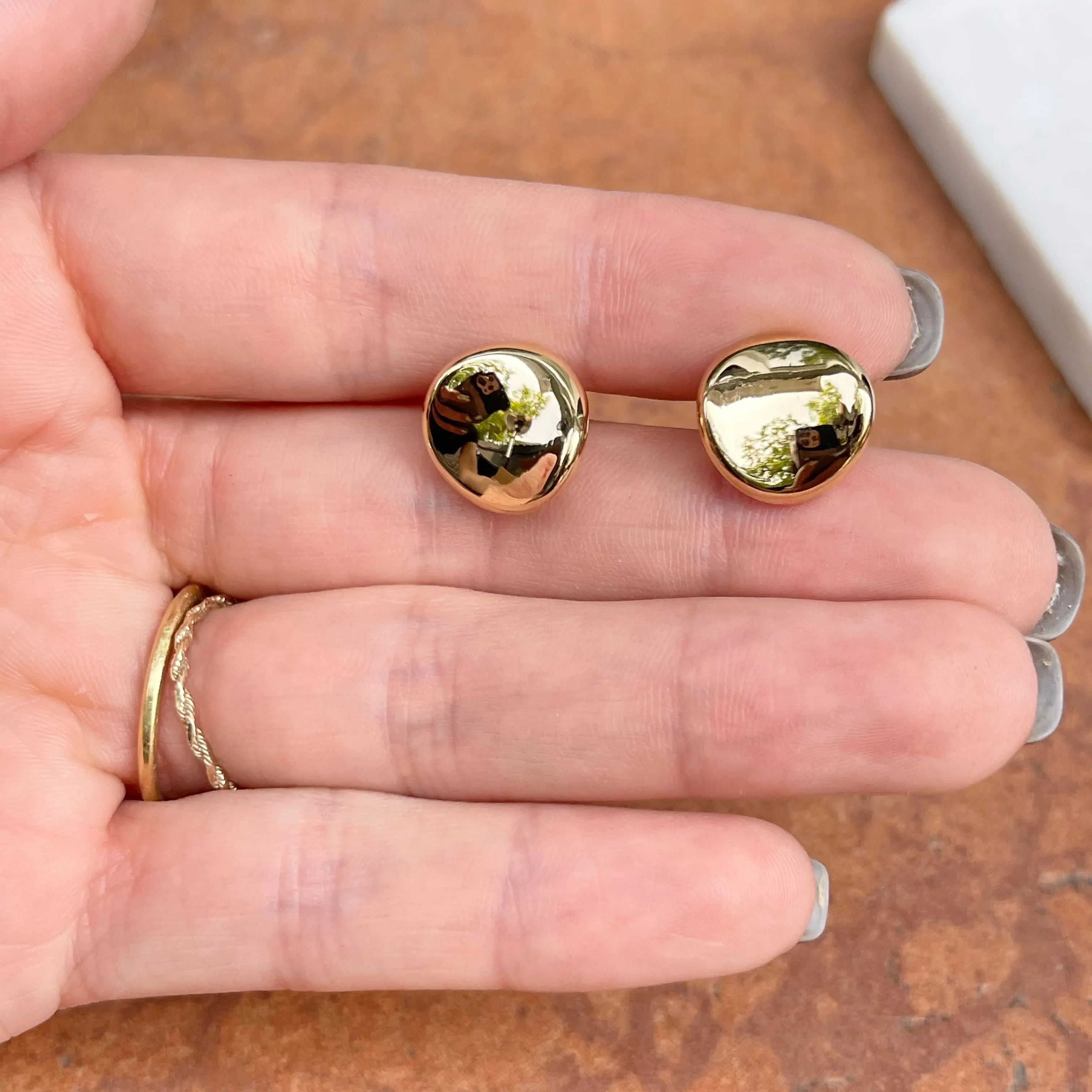 14KT Yellow Gold Round Concave Button Disc Earrings