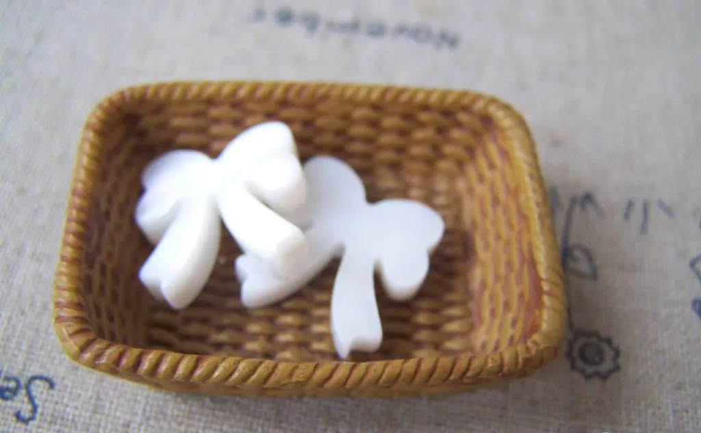4 pcs Mother of Pearl Shell Bow Tie Beads 14x16mm A4601