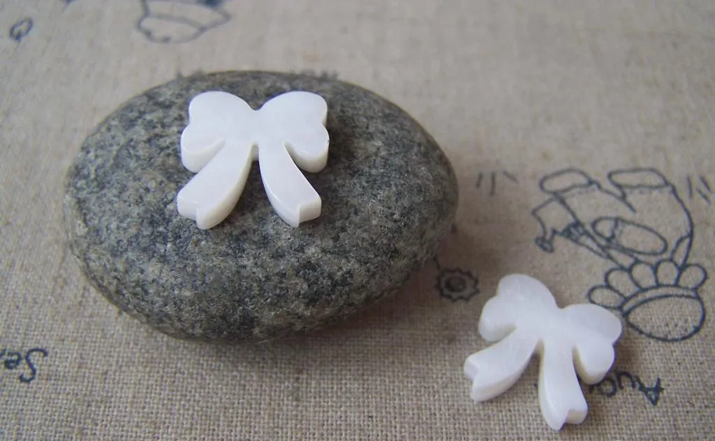 4 pcs Mother of Pearl Shell Bow Tie Beads 14x16mm A4601