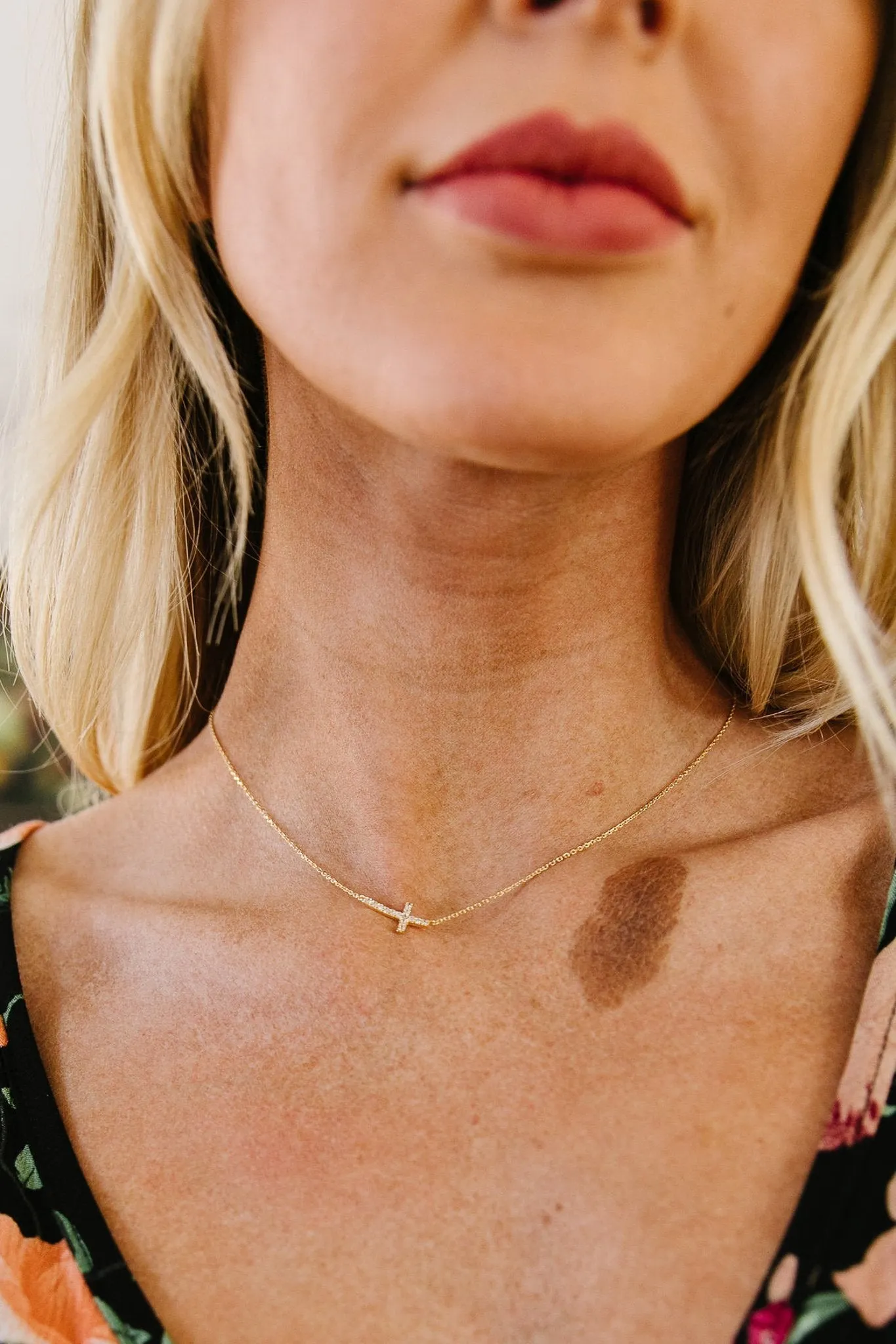 Cross Necklace Gold