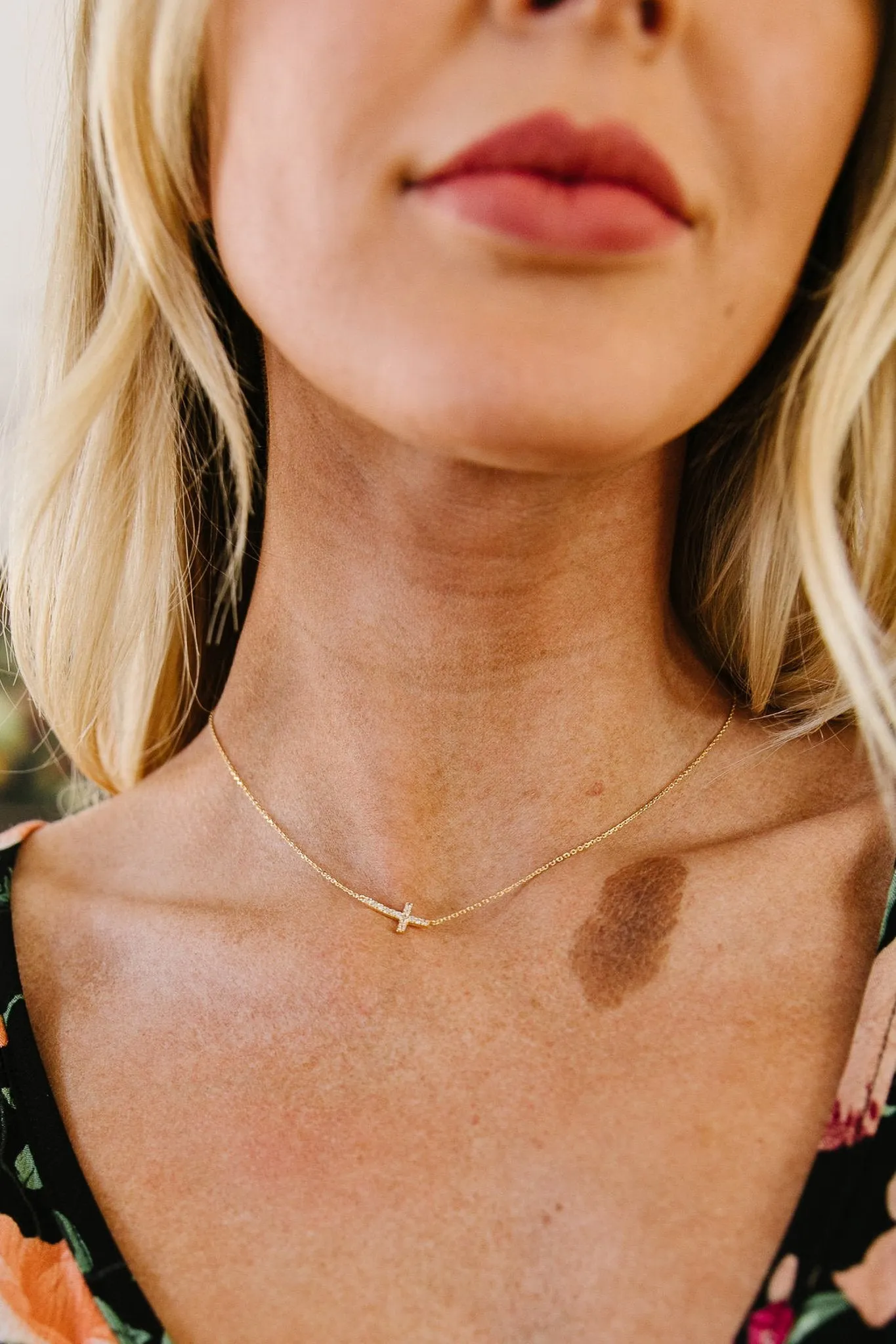 Cross Necklace Gold