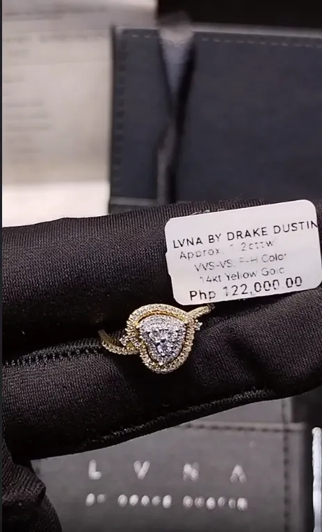 Golden Tilted Heart Diamond Ring 14kt