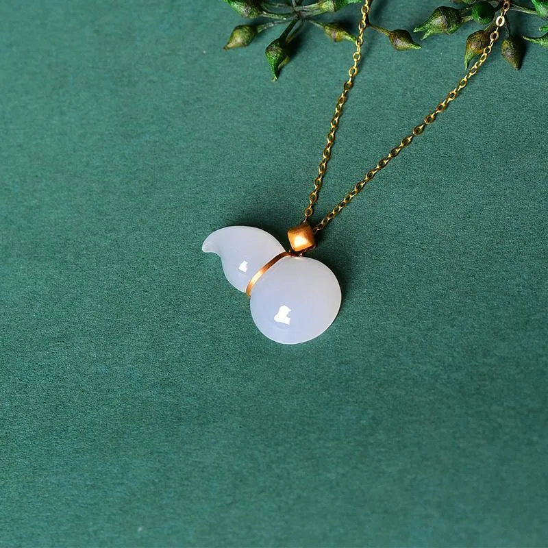 New simple natural Hetian jade gourd pendant